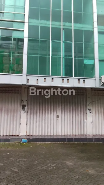 RUKO 3 LANTAI DESAIN MODERN DI TLOGOMAS  MALANG, BU, LOKASI SUPER POTENSIAL UNTUK USAHA MAUPUN INVESTASI