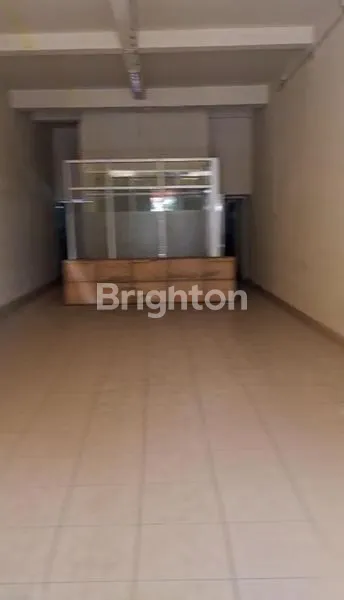 image RUKO MANAHAN 3 LANTAI ADISUCIPTO SOLO (5)