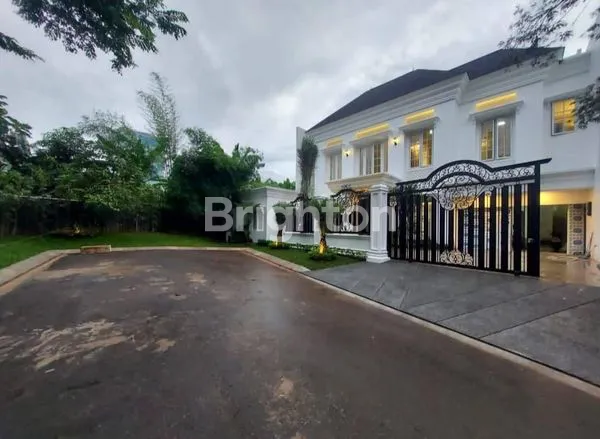 image HUNIAN EKSKLUSIF PONDOK INDAH, 5 KAMAR & KOLAM RENANG (1)