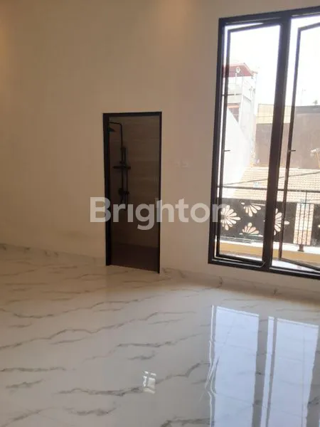 image DIJUAL BRAND NEW RUMAH MEWAH  3 LANTAI DI JANUR KUNING KELAPA GADING (3)