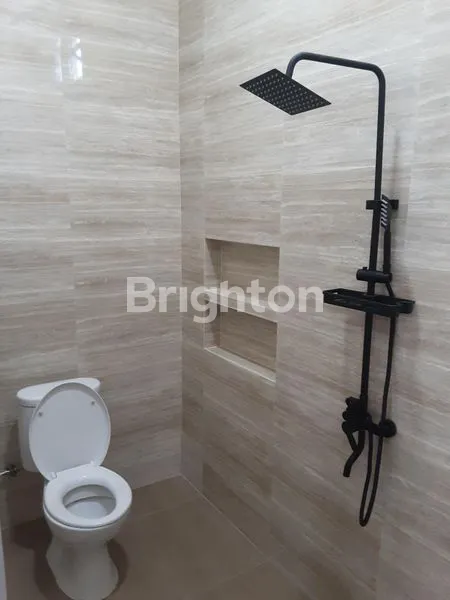 image DIJUAL BRAND NEW RUMAH MEWAH  3 LANTAI DI JANUR KUNING KELAPA GADING (4)