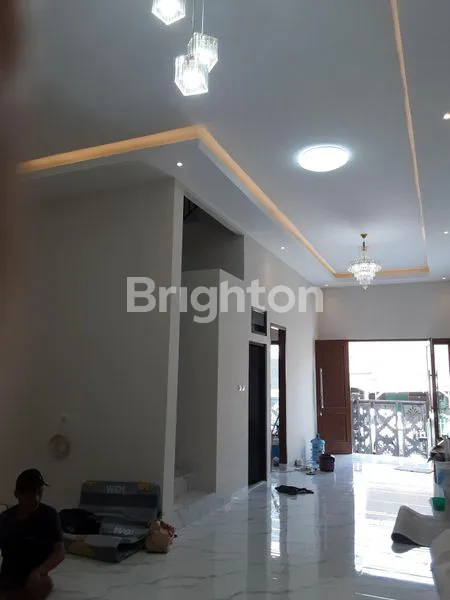 image DIJUAL BRAND NEW RUMAH MEWAH  3 LANTAI DI JANUR KUNING KELAPA GADING (1)