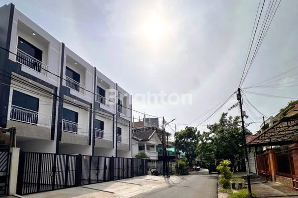 image RUMAH BARU TANJUNG DUREN 3 LANTAI  FULL FURNISH SD AKHIR TH 2025 (1)