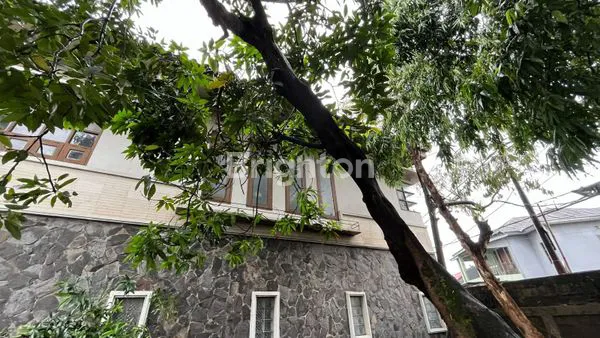 image RUMAH MEWAH 4KT DI CIPUTAT, LT 245M² (4)