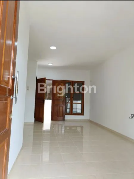 image RUMAH 3 LANTAI HADAP TAMAN DI TANJUNG DUREN (3)