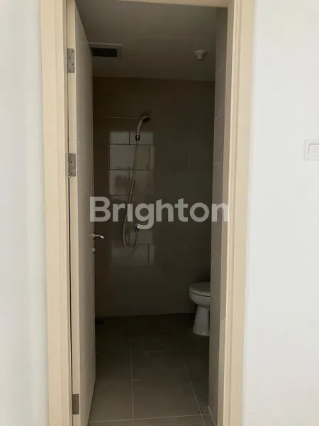 image UNIT 2 BEDROOMS ( 2 BR ) BENSON APARTMENT, PAKUWON MALL, SURABAYA BARAT. DEKAT ANDERSON - ORCHARD - TANGLIN - LA RIZ MANSION - LA VIZ MANSIION - WATERPLACE, DLL. (7)