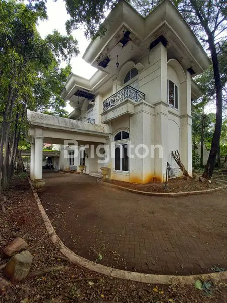 image RUMAH MEWAH 2 LANTAI DI LEBAK BULUS (8)