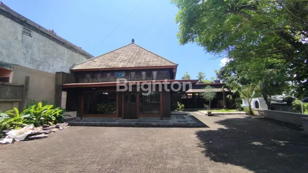 image PELUANG INVESTASI ISTIMEWA! RUMAH 2 LANTAI EKSKLUSIF DI JALAN BY PASS NGURAH RAI, SANUR  (4)