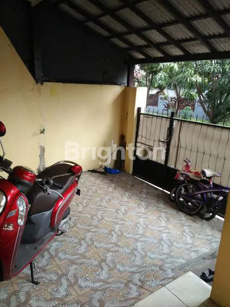 image RUMAH 2 LANTAI SHM, 3KT DI CIPUTAT DEKAT UIN (2)