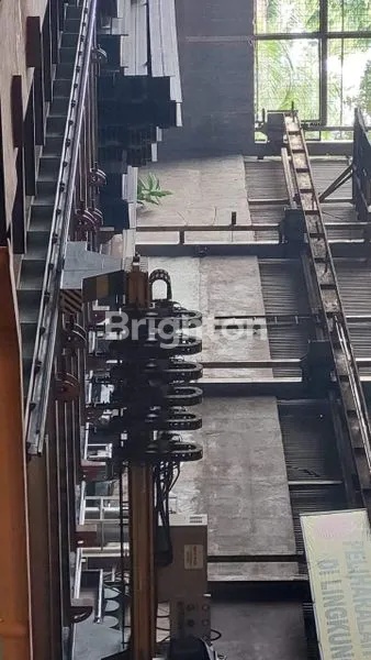 image RUMAH BESAR DI TAMAN SURYA,JAKARTA BARAT (4)