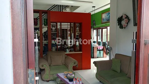 image RUMAH HOOK KEREN MODERN 2 LT HARAPAN BARU REGENCY BEKASI BARAT BERBATASAN CAKUNG STRATEGIS SIAP HUNI (3)