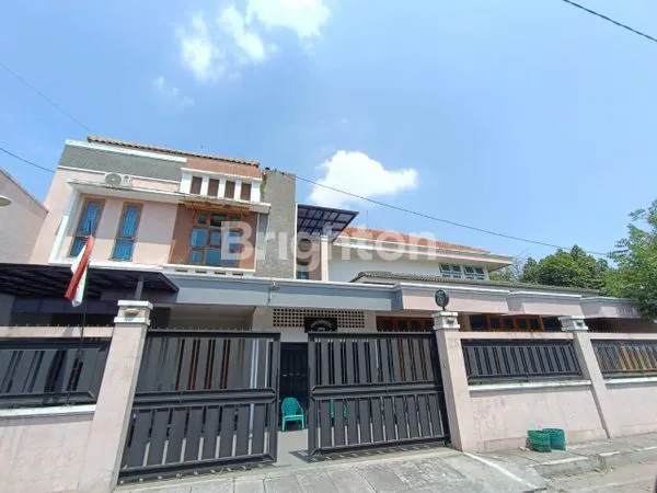 image DIJUAL RUMAH MEWAH DI JAYENGAN UTAMA!! LOKASI TENGAH KOTA SOLO, AKSES MUDAH DAN STRATEGIS (1)