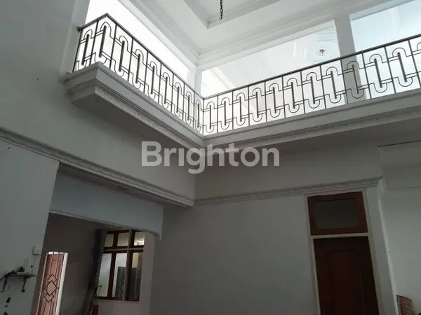 image DIJUAL RUMAH MEWAH DI JAYENGAN UTAMA!! LOKASI TENGAH KOTA SOLO, AKSES MUDAH DAN STRATEGIS (4)