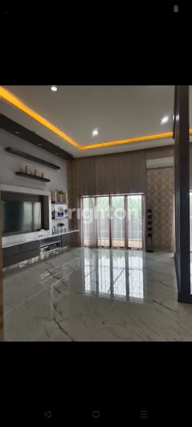 image RUMAH MEWAH 7 KT + KOLAM RENANG, LT 680M² DI MEDAN TUNTUNGAN (4)