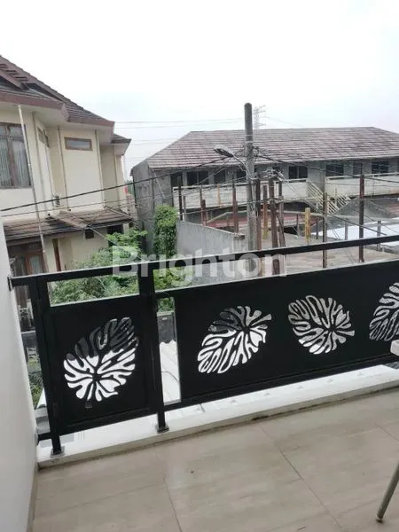 image TURUN HARGA! RUMAH 2 LANTAI MODERN DI CIKEAS CUMA 900 JUTAAN (8)