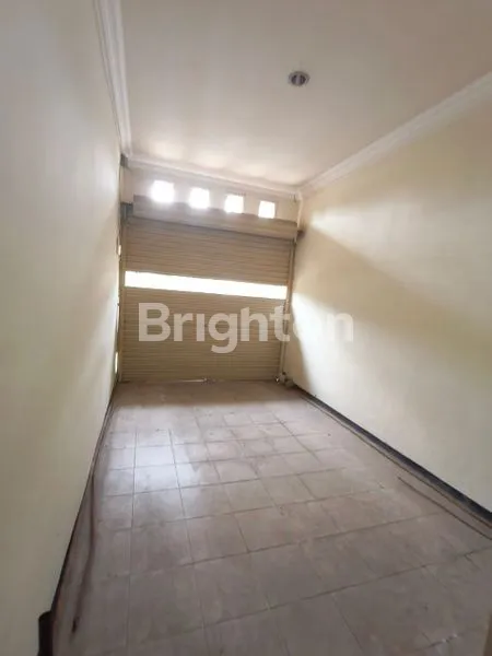 image RUMAH 2 LANTAI MEWAH TINGGAL NEMPATIN,DENGAN LUAS YANG TANAH DAN BANGUNAN  (3)