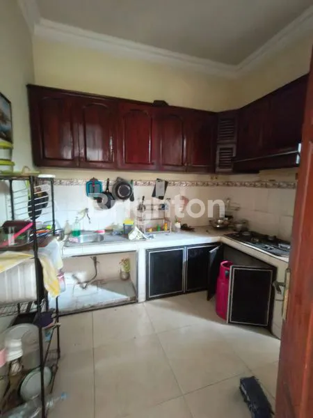 image RUMAH 2 LANTAI MEWAH TINGGAL NEMPATIN,DENGAN LUAS YANG TANAH DAN BANGUNAN  (4)