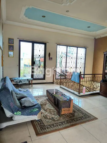 image RUMAH 2 LANTAI MEWAH TINGGAL NEMPATIN,DENGAN LUAS YANG TANAH DAN BANGUNAN  (6)