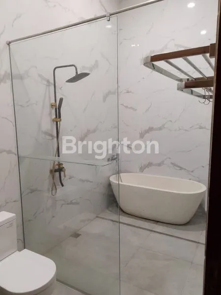 image RUMAH MEWAH 7 KT + KOLAM RENANG, LT 680M² DI MEDAN TUNTUNGAN (8)