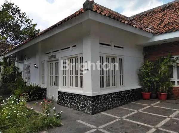 image RUMAH KOLONIAL FURNISH LENGKAP DI TEGALPANGGUNG, DEKAT MALIOBORO (2)