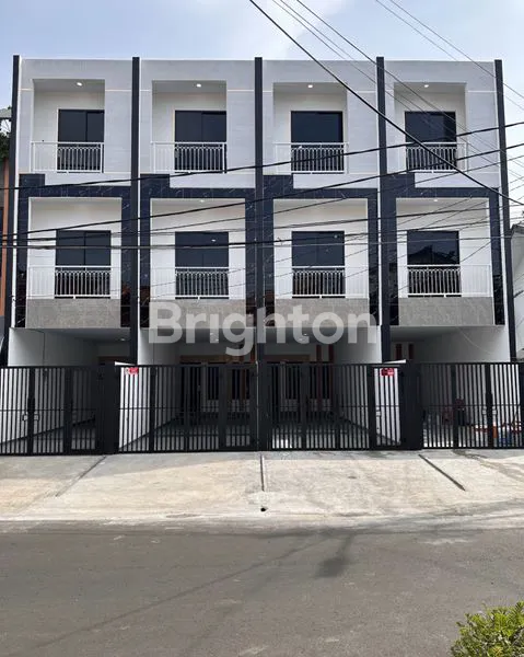 image RUMAH BARU 3 LANTAI, 5 KT DI TANJUNG DUREN BARAT (1)