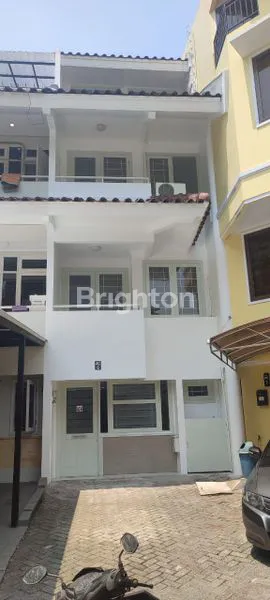 image  TOWN HOUSE PANTAI MUTIARA ,JAKARTA UTARA (2)