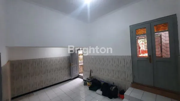 image RUMAH CLASIC DEKAT PASAR ORO-ORO DOWO (2)