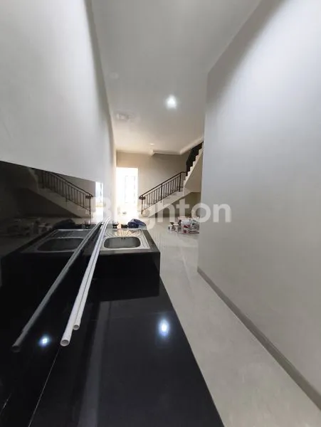 image RUMAH BARU 3 LANTAI , DURI KEPA (4)