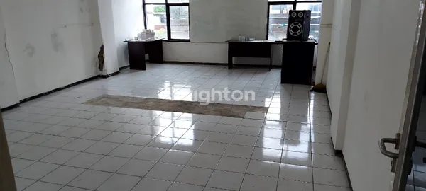 image RUKO SIAP PAKAI LOKASI DI JALAN RAYA KEMBAR (4)