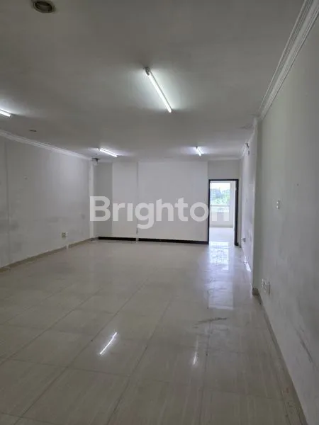 image  RUKO GANDENG 3 LANTAI DI JL. ARIFIN AHMAD, PEKANBARU (8)