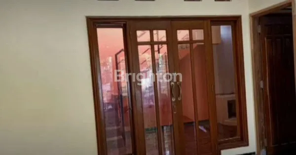 image RUMAH BAGUS TERAWAT, DENGAN LINGKUNGAN YANG SUPER TENANG DI SIMPANG DARMO PERMAI SELATAN. (4)