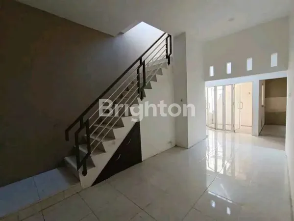 image RUMAH USAHA RAYA PUCANG SIAP PAKAI STRATEGIS TENGAH KOTA (6)