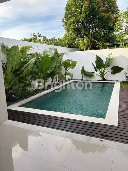 image VILLA EKSKLUSIF DENGAN KOLAM RENANG DI JALAN MERTANADI (1)
