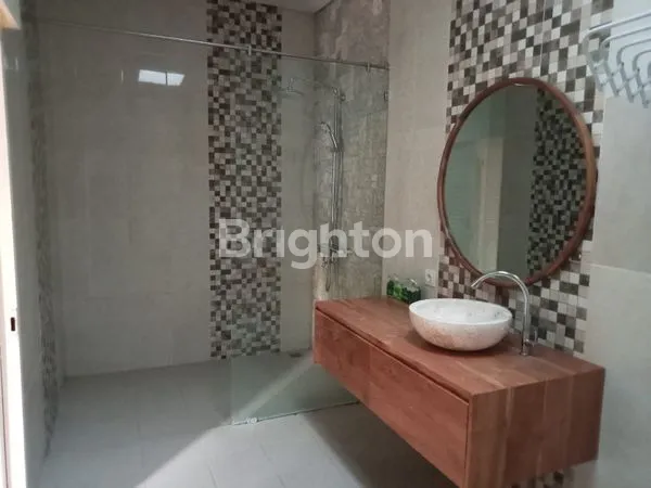 image VILLA EKSKLUSIF DENGAN KOLAM RENANG DI JALAN MERTANADI (7)