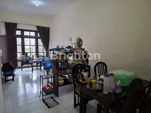 image RUMAH HITUNG TANAH RUNGKUT PENJARINGAN STRATEGIS DEKAT UPN DAN MERR (4)