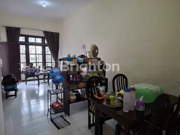 image RUMAH LAMA PENJARINGAN ASRI SIAP HUNI STRATEGIS DEKAT RUNGKUT, UPN (2)