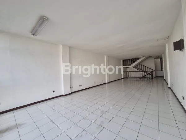 image RUKO 3.5 LANTAI RMI BRATANG COCOK UNTUK BANK DAN KANTOR HADAP JALAN RAYA DEKAT PUCANG MANYAR KERTAJAYA BARATAJAYA NGAGEL JAGIR WONOKROMO (3)