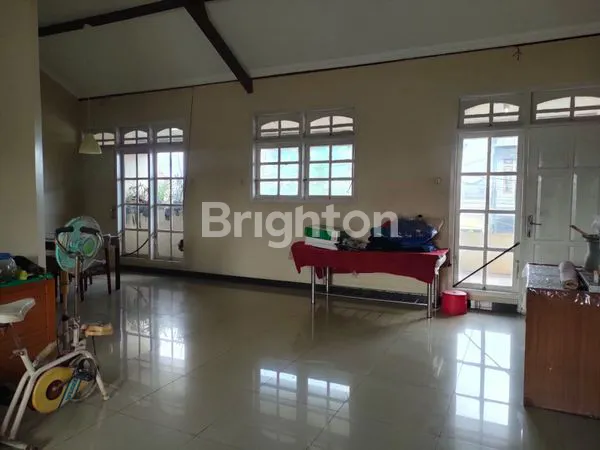 image RUMAH BAGUS DAN STRATEGIS DI PERUMNAS TANGERANG (2)