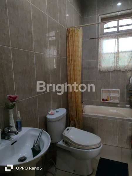 image RUMAH BAGUS DAN STRATEGIS DI PERUMNAS TANGERANG (8)