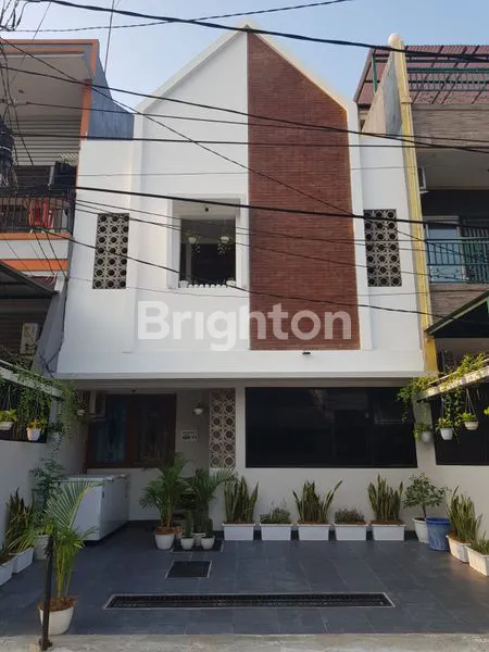 image RUMAH SIAP HUNI STRATEGIS DEKAT MALL KELAPA GADING 10 MENIT JALAN KAKI (1)