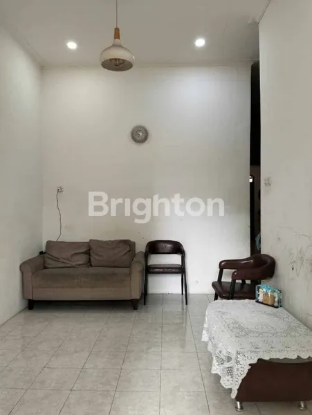 image RUMAH RUNGKUT SIAP HUNI TERAWAT STRATEGIS DEKAT UPN, MERR (2)