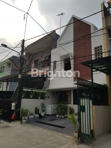 image RUMAH SIAP HUNI STRATEGIS DEKAT MALL KELAPA GADING 10 MENIT JALAN KAKI (8)