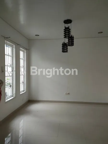 image RUMAH ASRI DAN NYAMAN KOTA LEGENDA WISATA (2)