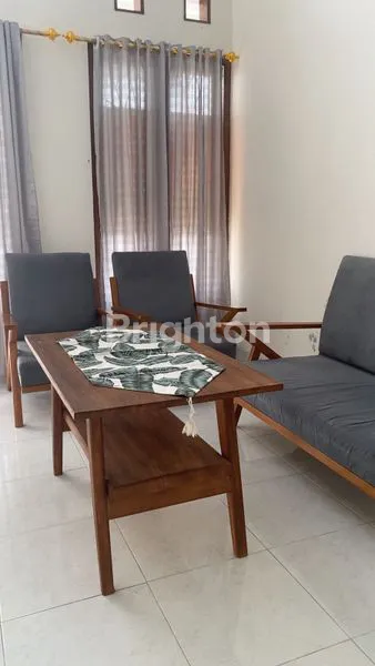 image RUMAH MODERN DI SAFIRA WARU GENTAN  (2)