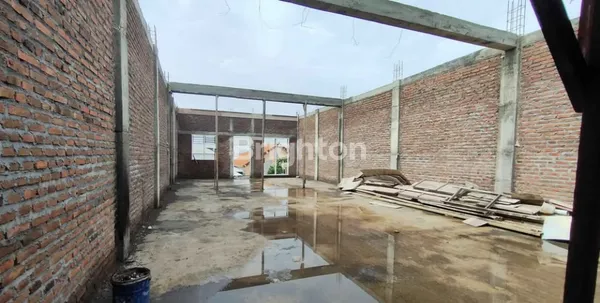 image GUDANG DI JALAN KYAI TAMBAK DERES SURABAYA (5)