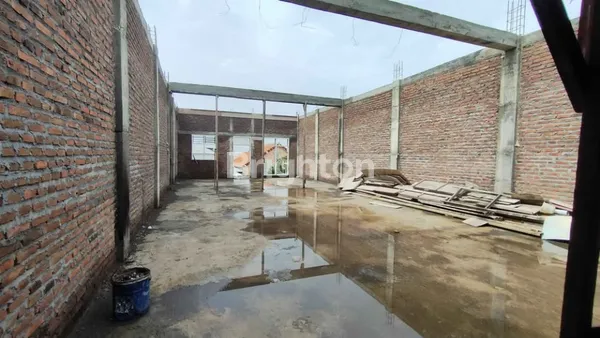 image GUDANG DI JALAN KYAI TAMBAK DERES SURABAYA (5)