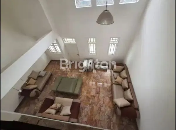 image RUMAH 2 LANTAI SEMI FURNISH DI PANTAI SANUR, JAKARTA UTARA (2)