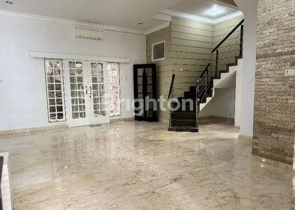 image RUMAH MEWAH DI SAN DIEGO PAKUWON CITY SURABAYA (2)