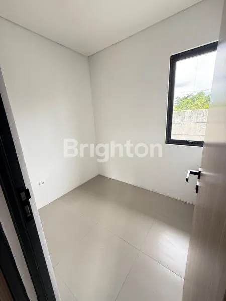 image RUMAH MODERN DI XYZ COVE PARK SERPONG (6)