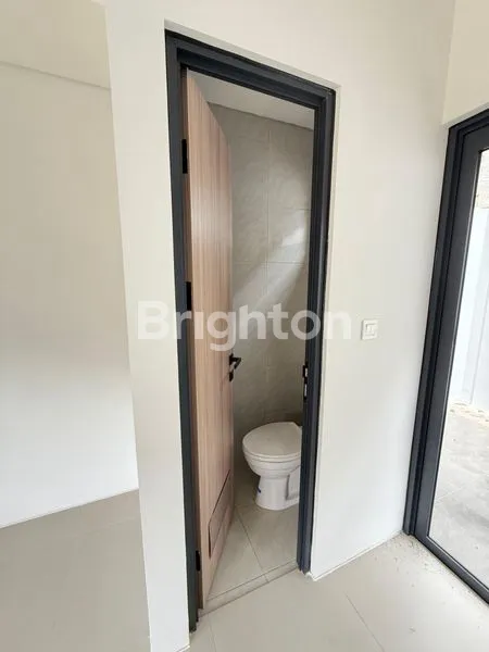 image RUMAH MODERN DI XYZ COVE PARK SERPONG (3)